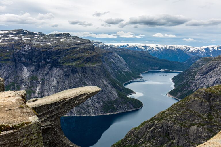 Guide Trolltunga Hike and Helpful Tips